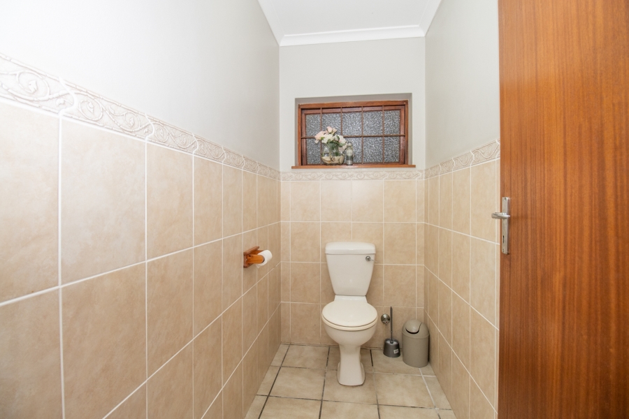 To Let 4 Bedroom Property for Rent in Capri Western Cape